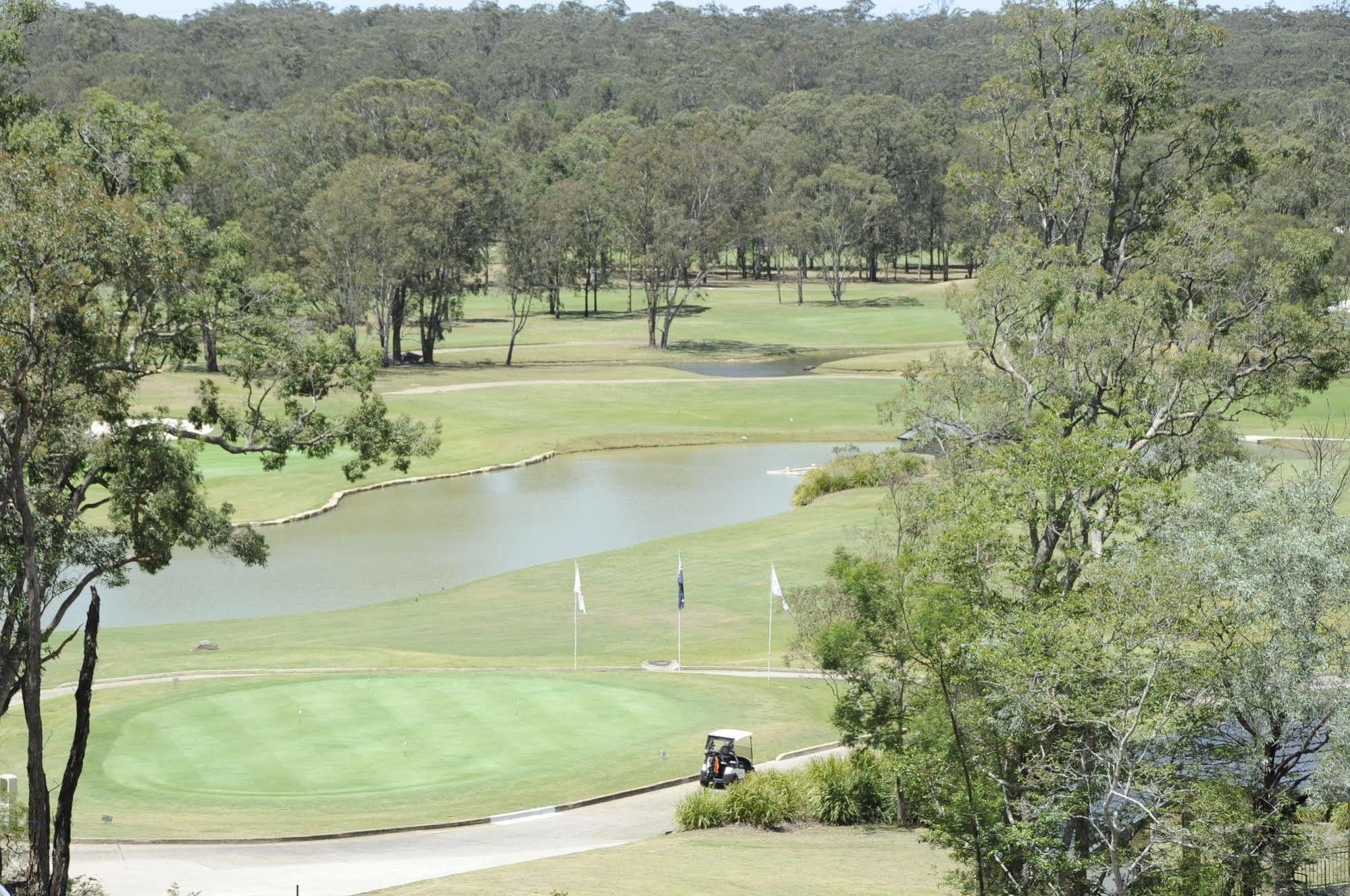 Riverside Oaks Golf Resort Cattai Eksteriør billede